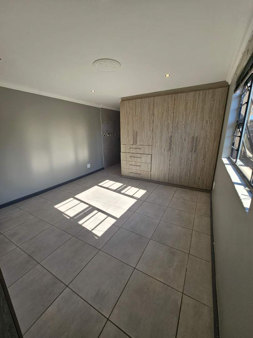 4 Bedroom Property for Sale in Greenshields Park Eastern Cape
